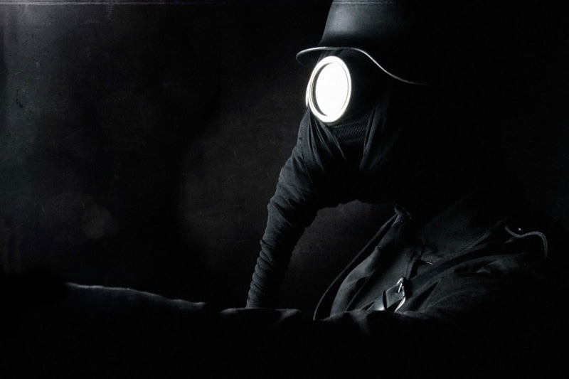 gas masks, aggression, 1080P, black, studio shot, communication, gas mask, social issues, close-up, mystery, World War I, gas, unrecognizable person, apocalyptic