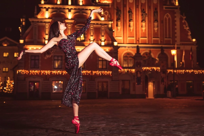 ballerina, side view, dancing, excercise, full length, leisure activity, night, skill, stage, women, young women, clothing, dancer, brunette, one person