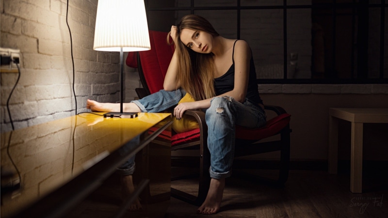 camisole, lamp, young adult, torn jeans, seat, photo, young women, jeans, blonde, flooring, wood - material, blue, black, lifestyles, one person, Hugos