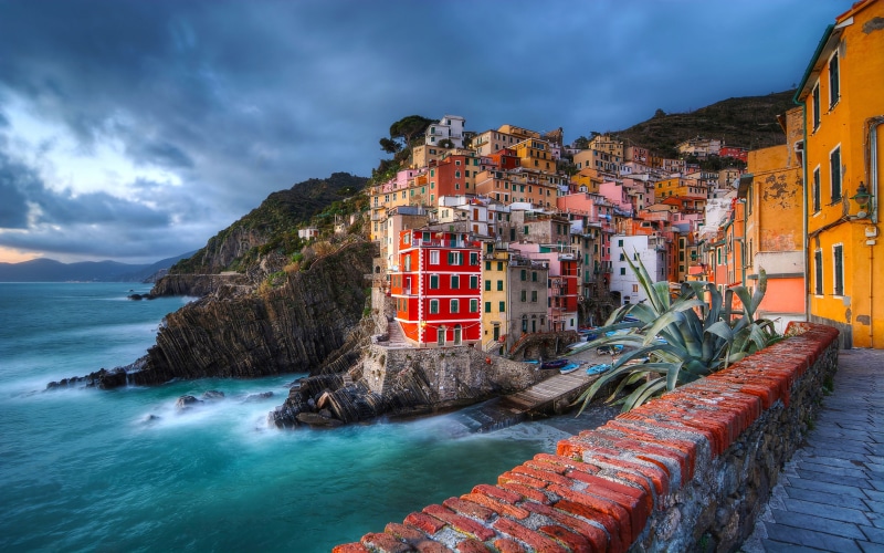 4K, municipality, cloud - sky, scenics - nature, sea, riomaggiore, land, northern, built structure, la, outdoors, coast, laptop, solid, sky