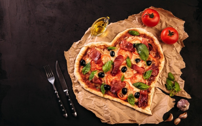 freshness, vegetarian food, Food, meal, 1080P, fruit, indoors, take out food, food and drink, ready-to-eat, Heart-Shaped, Still Life, fork, black olive