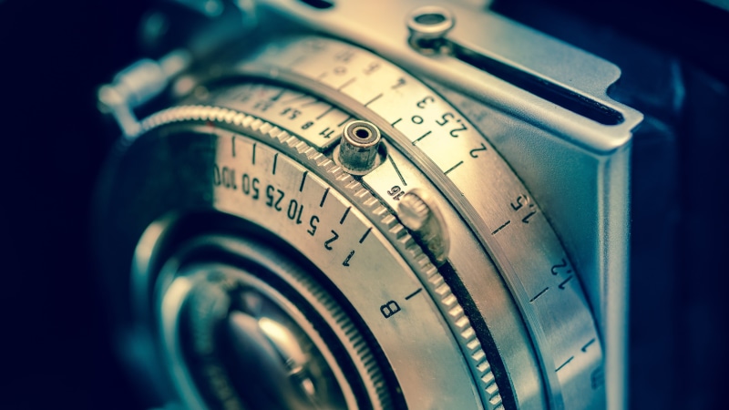 direction, film camera, still life, retro, analog, black, guidance, vintage fashion, vintage, photography, work tool, single object, focus, classic, 35mm