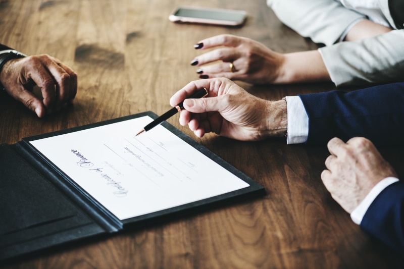 sign, occupation, 2K, males, white, connection, planning, document, agreement, split, person, businessman, contract, pen, separation, business person