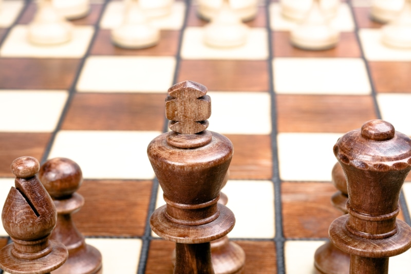 chess piece, queen - chess piece, competition, play, intelligence, board, leisure, battle, success, focus on foreground, ready, strategy, challenge, game