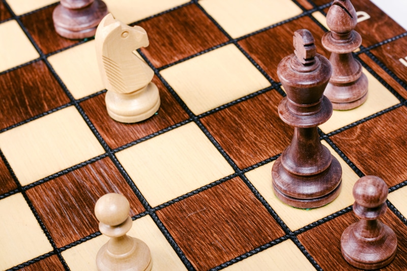 chess board, table, game, decision, checked pattern, battle, 4K, large group of objects, chess piece, queen - chess piece, leisure games, relaxation, group