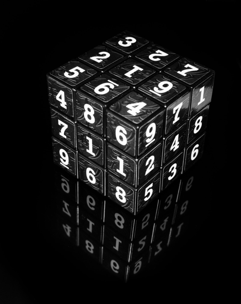 puzzle, black color, cube, leisure games, single object, connection, indoors, arts culture and entertainment, logic, 4K, technology, communication, game