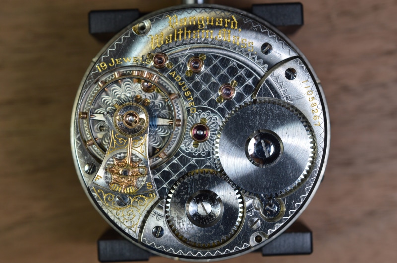 dial, pocket, geometric shape, technology, accuracy, mechanical, classic, equipment, circle, minute, machinery, mechanism, timepiece, focus on foreground