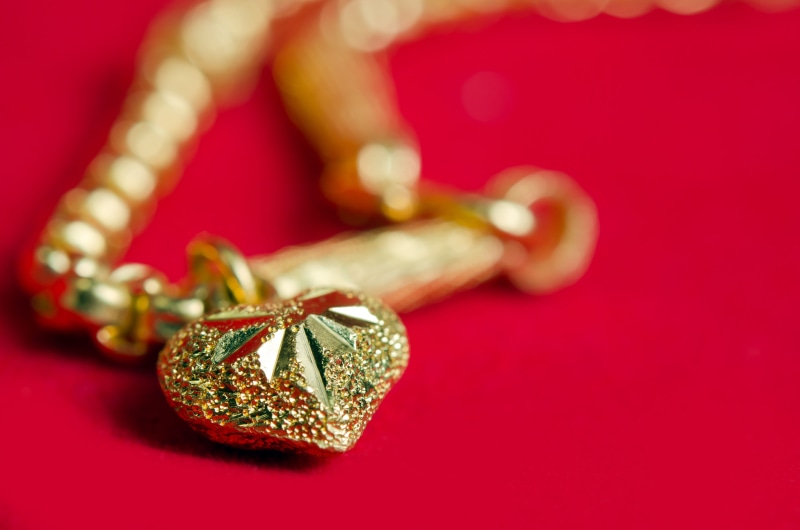 chain, shiny, beauty, jewel, Cameo, fashion, personal accessory, treasure, red, flower, pearl jewelry, present, indoors, gold colored, close, background
