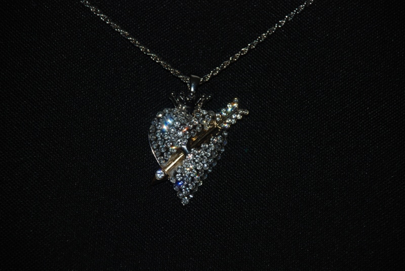 elegance, precious Gem, chain, 4K, no people, gem, encrusted, accessory, fashion, Pendant, decoration, low angle view, luxury, close-up, elegant, gemstone