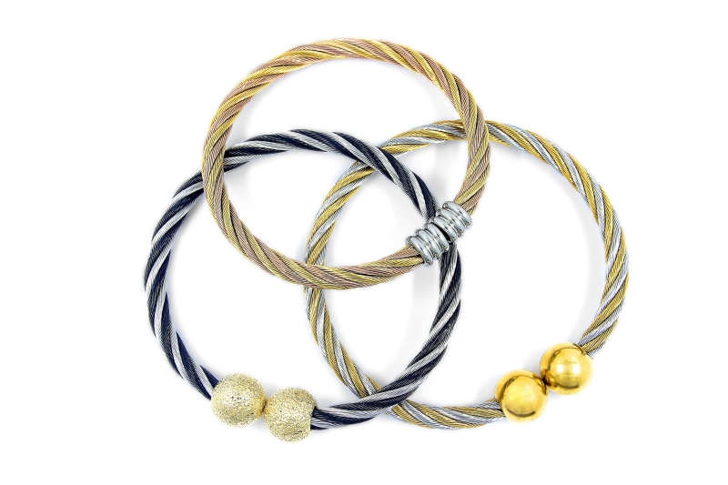 circle, 4K, steel, hand, pleasure, no people, banner, gold colored, gold chain, cut out, symbol, gold, jeweler, charm, white color, background, gift, decoration
