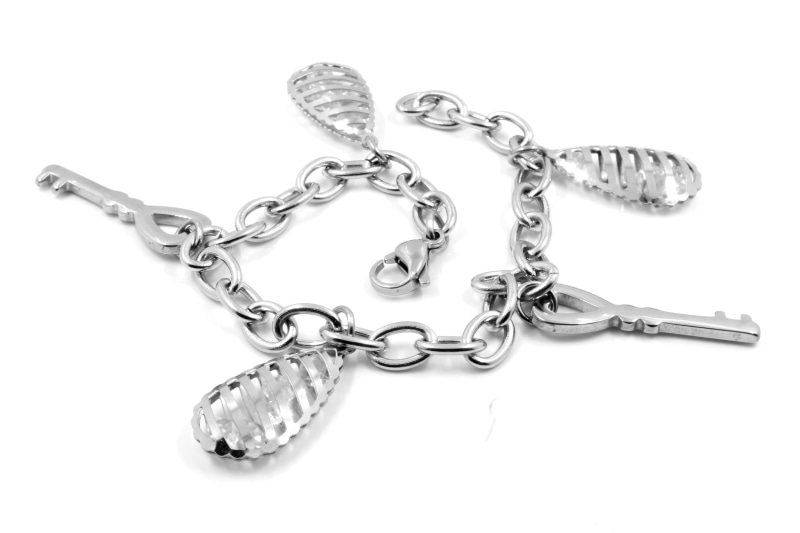 iron, no people, 5K, antique, pattern, trade, elegance, decoration, fashion, connection, hand, design, purchase, personal accessory, metal, cut out, jewel