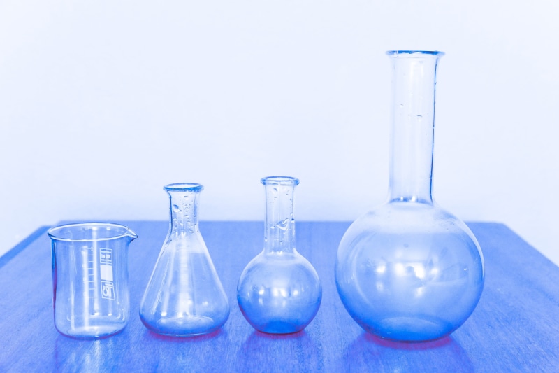 no people, purple, scientific experiment, chemistry, transparent, healthcare and medicine, education, lab, 4K, research, laboratory glassware, studio shot