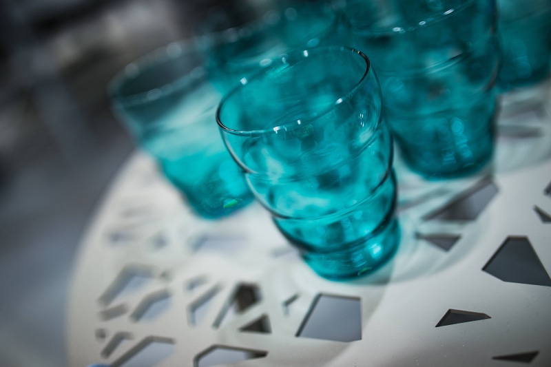 glassware, White, 4K, cyan, transparent, glass - Material, high angle view, science, no People, glass, drink, household equipment, indoors, scientific Experiment