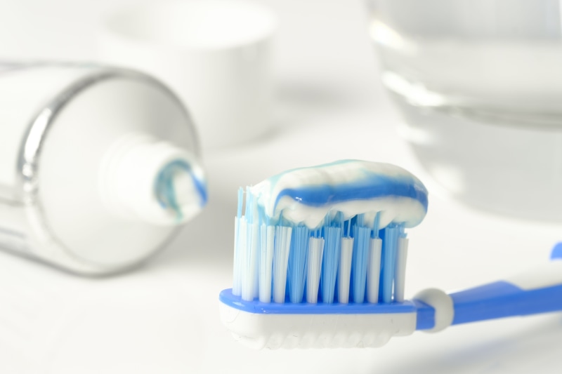 routine, brush head, dental care, food and drink, studio shot, blue, food, no people, fluorides, dental health, brushing teeth, healthcare and medicine