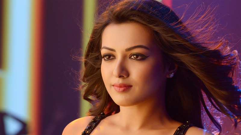 catherine-tresa-south-indian-actress-4k-wallpaper, 4K