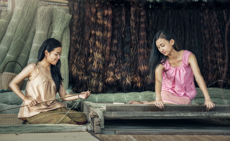 workmanship, adults only, papyrus, people, beauty, hanoi, top, lady, friendship, young adult, smiling, sitting, woman, indonesian, positive emotion, happiness