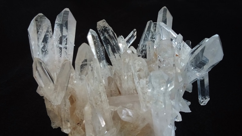 healing, rock fragment, indoors, quarts, gem, hot springs, gemology, natural, transparent, crystal, semiprecious, beauty in nature, frozen, aggregate, quartz