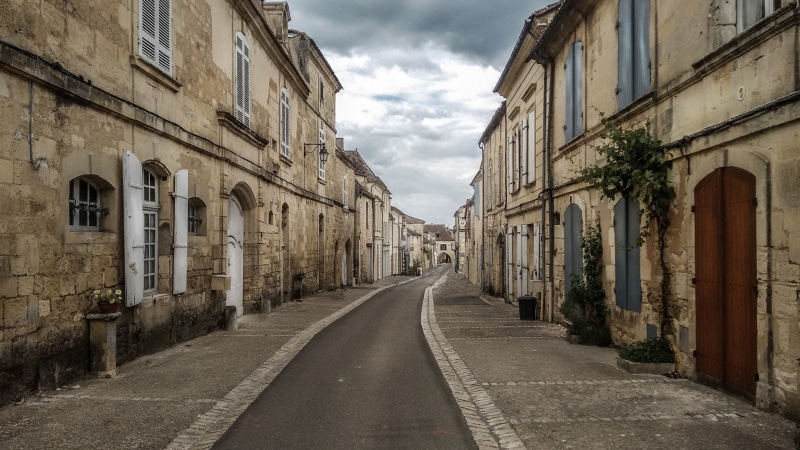 cloud - sky, diminishing perspective, city, nature, building exterior, day, road, building, outdoors, sky, the way forward, concrete, long, residential district