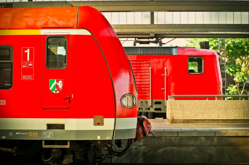 locomotive, red, exit, truck, outdoors, zugfahrt, accidents and disasters, platform, window, 4K, land vehicle, passenger train, side view, transportation