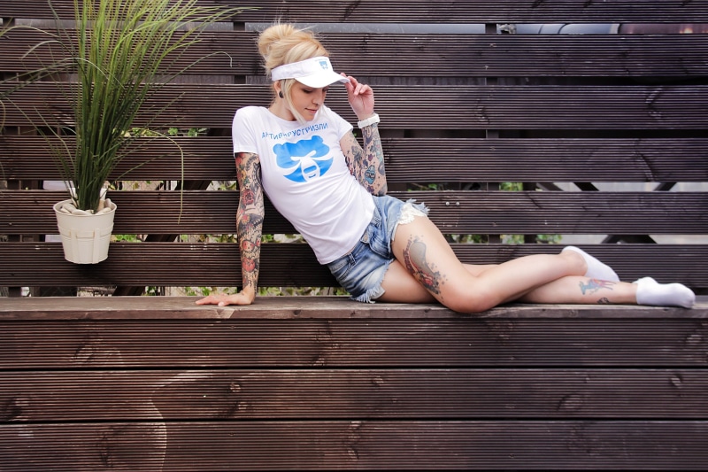 blonde, T-shirt, 2K, plants, portrait, socks, jean shorts, women, tanned, tattoo, nose rings