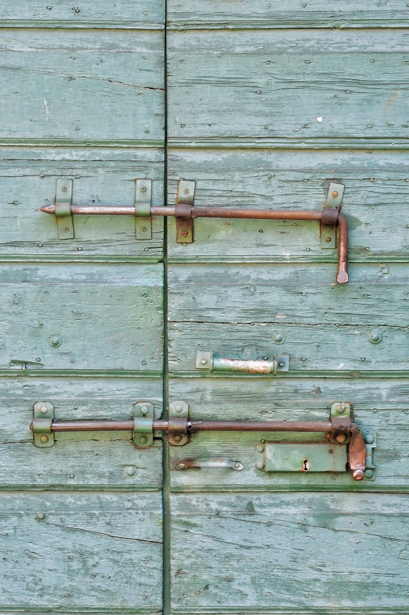 paint, antiquity, lock, rusty, rust, wood - material, 4K, handle, entrance, wood, day, no people, closed, latch, close-up, axis, full frame, textured