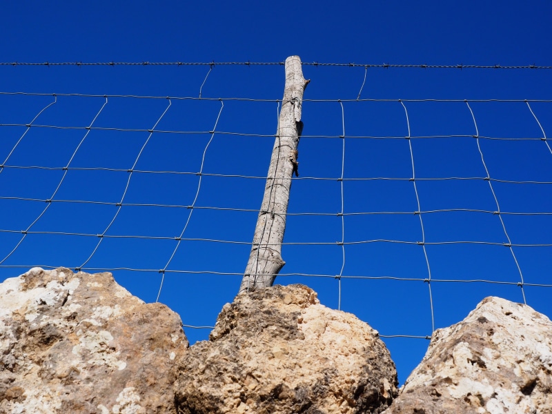 cattle fence, metal, pile, node netting, rock, wire meshes, wall, electricity, boundary, dog fence, sky, safety, 4K, power supply, wildlife fence, pasture fence