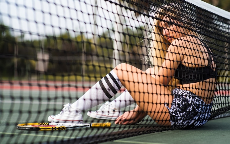 day, human leg, outdoors, tennis rackets, sports clothing, 1080P, casual clothing, relaxation, tennis courts, women outdoors, human body part, focus on foreground