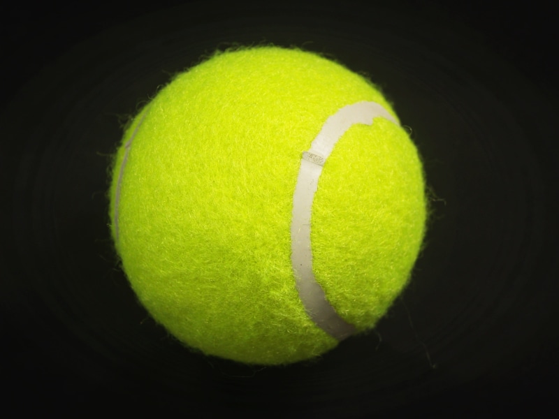 ball, fun, white, competitive sport, competition, recreational, cut out, competitive, curve, recreation, object, single, close-up, equipment, racket, 2K