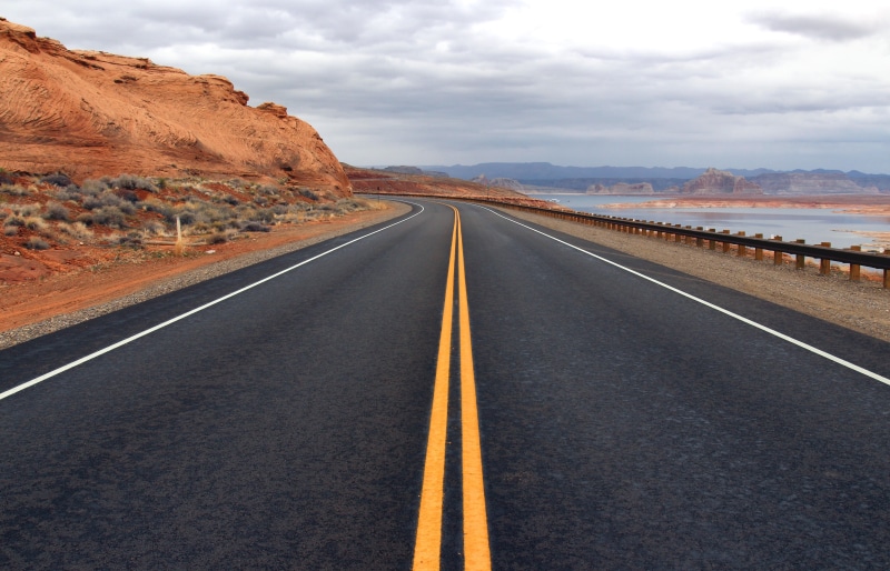divider, top, uSA, yellow  line, yellow, 5K, nature, drive, view, natural, day, black and yellow, scenics, sky  beauty, highway, lake, desert, activity