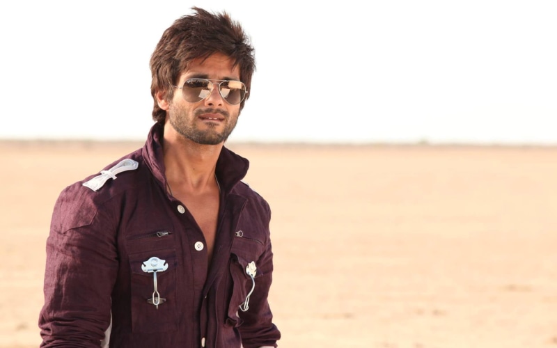 leisure activity, day, shahid, dress, portrait, land, Shahid Kapoor, one person, actor, Male Celebrities, brown, sky, outdoors, nature, casual clothing