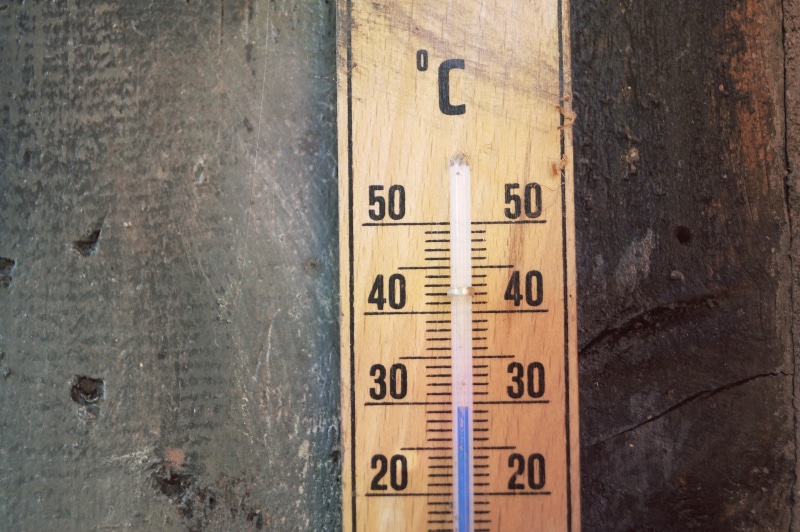thermometer, aussentempteratur, table, celsius, degrees celsius, heat - temperature, degree, temperature, day, no people, close-up, man made, wooden thermometer
