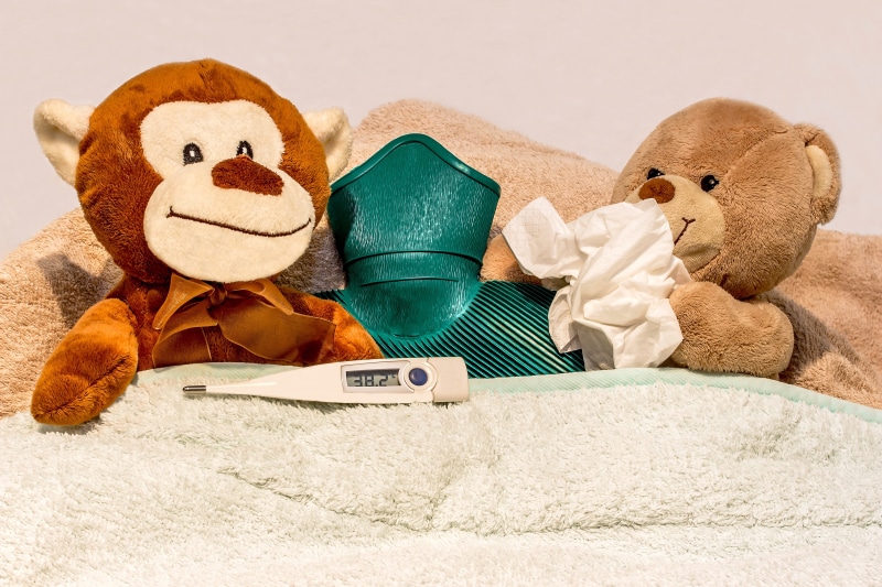 softness, in the bed are, duvet, bed rest, bless you, keep warm, toy, teddy bears, sick together, verschnupft, increased temperature, to keep warm, bear