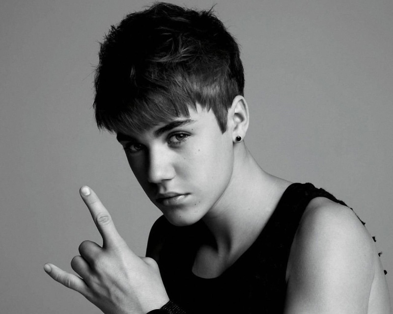 gesture, hand, justin, 720P, bieber, face, justin bieber, black, black and white, white
