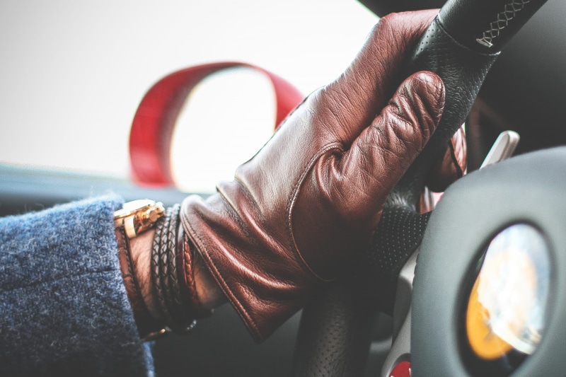 men, adults only, real people, adult, people, land Vehicle, transportation, hand, gloves, human Hand, car, indoors, finger, Leather, 2K, one Person, human finger