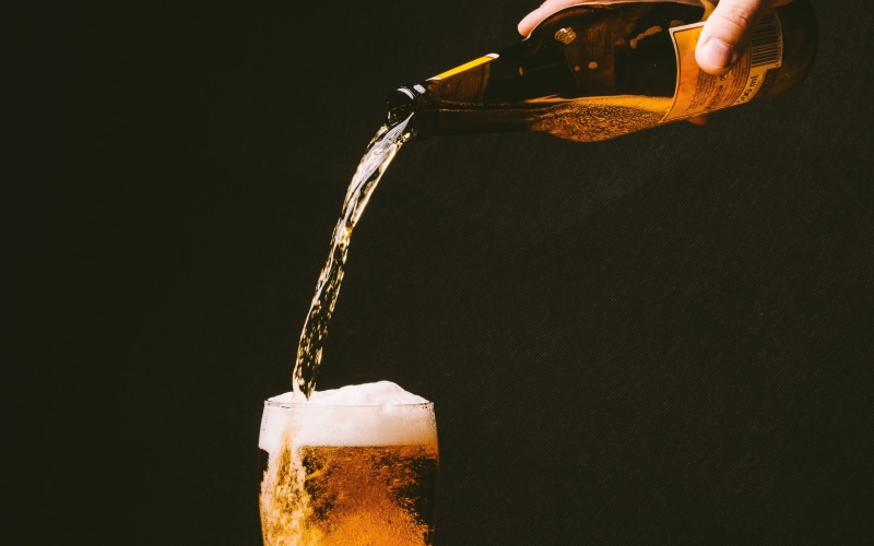beverage, glass, bubbles, drink, hand, alcohol, pouring, cold, amber, bar, bottle, beer, 2K