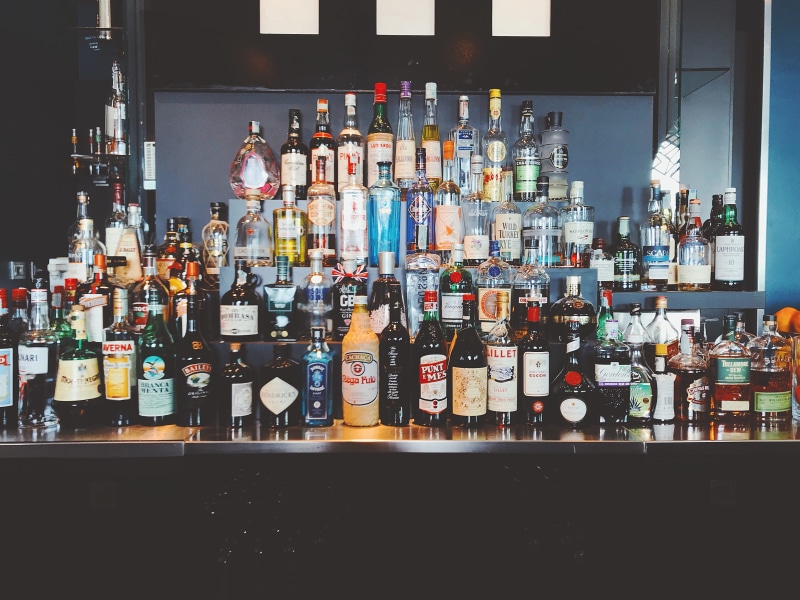 drink, container, choice, bottle, glass - material, restaurant, bar counter, large group of objects, bar, alcohol, arrangement, liquid, vodka, 2K, pub
