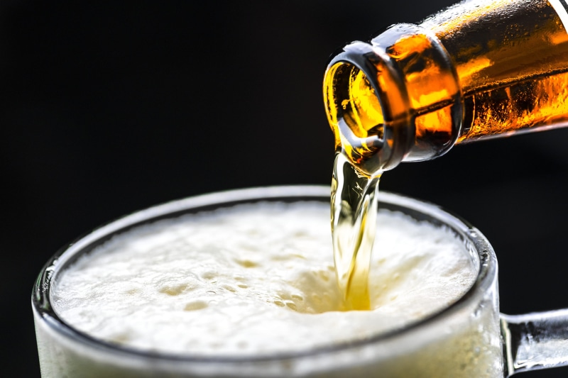 food and drink, drinking, water, close-up, alcohol, 4K, no people, beverage, household equipment, indoors, studio shot, mug, beer, drink, black background