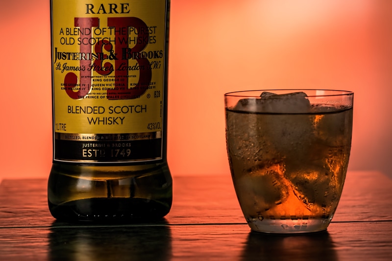 glass, bottle, nightlife, close-up, scotch, sundowner, household equipment, drink, reflection, relax, beverage, blended, scotch whisky, cold temperature