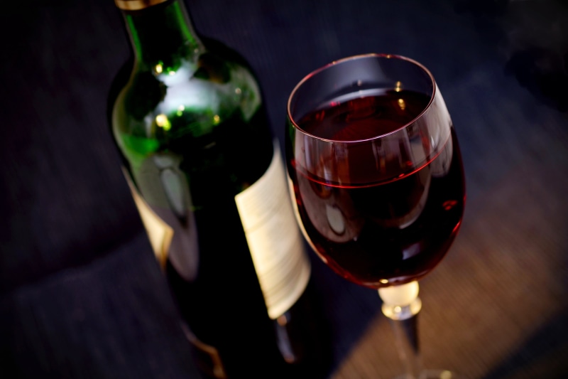 food, food And Drink, refreshment, transparent, winetasting, 4K, glass, bottle, celebration, bar counter, wineglass, close-up, drinks, drinking Glass