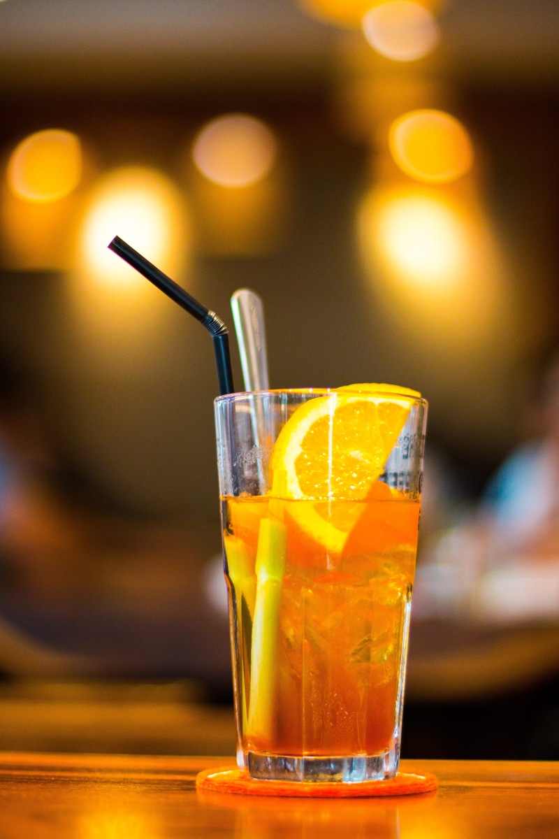 tea, nightlife, cocktail, photography, citrus fruit, 5K, household equipment, bar - drink establishment, refreshing, healthy eating, juice, alcohol, icee
