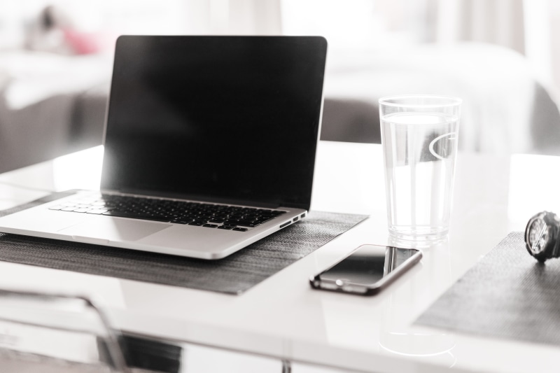interior, homeoffice, simple, workspace, office, indoors, black and white, desk, macbook, household equipment, modern, 4K, using laptop, clean, iphone