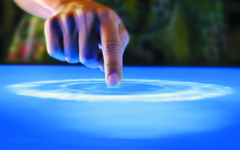 relaxation, human finger, one person, indoors, adult, close-up, purple, human body part, human, leisure games, right, finger, 1080P, holding, blue, focus on foreground