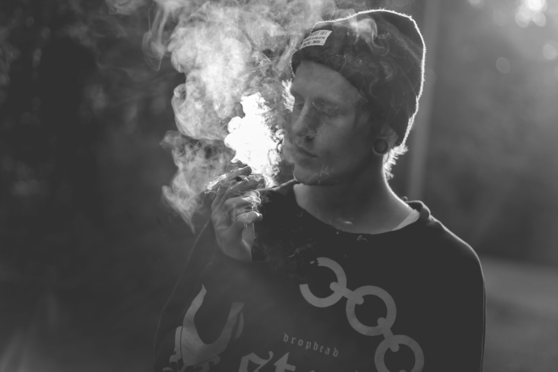 tops, real people, smoke - Physical Structure, crew, sign, communication, monochrome, young Adult, smoking Issues, photo, smoking, smoking - activity, s