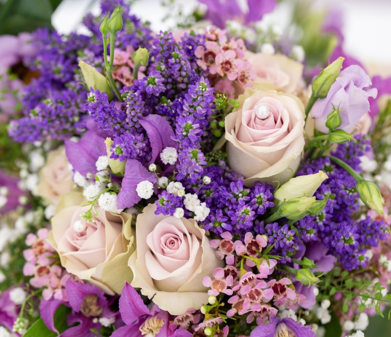 high angle view, lilac, gold, plant, template, background image, floral, dreamy, romance, beauty in nature, welcome, congratulate, rose, bouquet, greeting