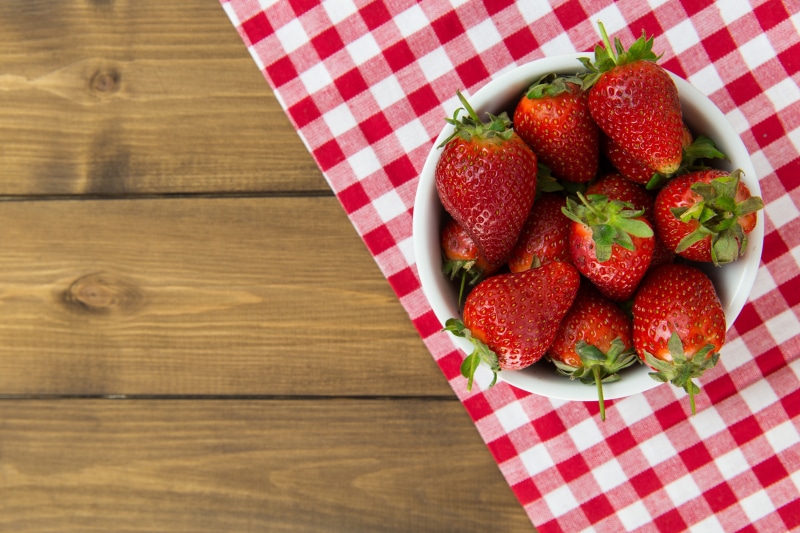 no People, strawberry, summer, food, wood, large group of objects, healthy Eating, food/Drink, berry Fruit, ripe, strawberries, freshness, Bowl, indoors