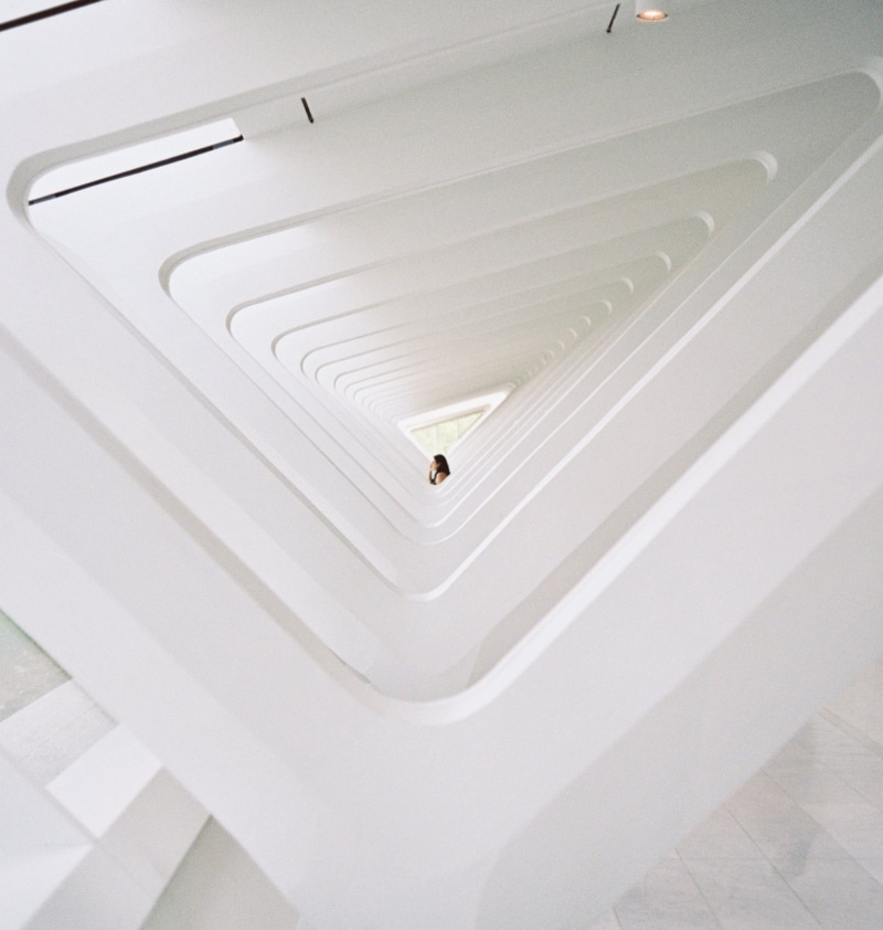 film, focus, built structure, wall - building feature, conrete, white color, museum, stairset, shallow, invertebrate, milwaukee art museum, close-up, 1080P