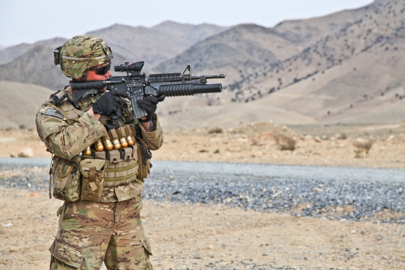 day, suit, clothing, camouflage battledress, open, special, shooting, soldier, camouflage clothing, uniform, holding, war, gun, 5K, one person, army soldier