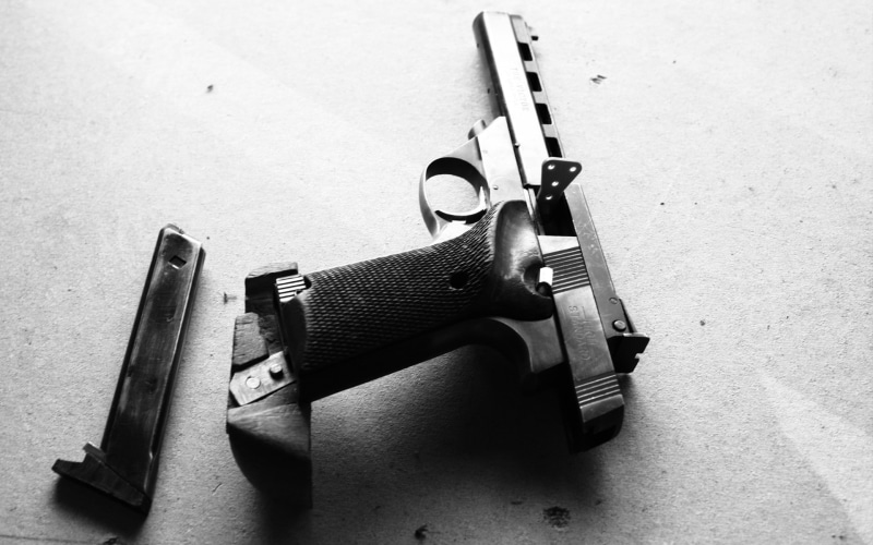 man made, equipment, man made object, gun, day, violence, 1080P, security, Target pistol, still life, table, indoors, pistol, no people, flooring, weapon