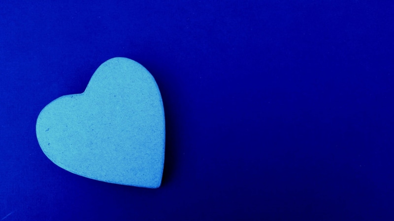 design, symbol, amour, romantic, decor, loving, present, you, studio shot, holiday, backgrounds, color, memories, valentines day - holiday, heart, colored background