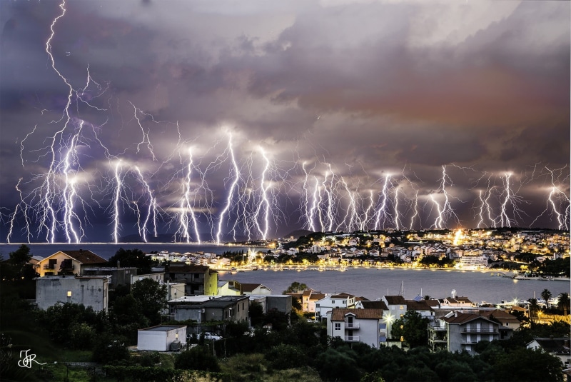 sky, storm, sea, 1080P, building exterior, no people, black, power in nature, ominous, building, water, beauty in nature, architecture, built structure